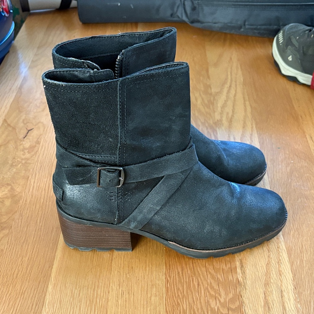 Sorel Black Ankle Boots with Strap Detail